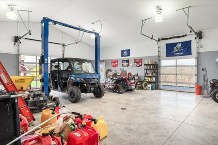 Luxurious Executive Compound for Sale in Southwest Wisconsin - image 39