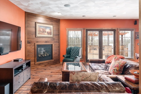 Luxurious Executive Compound for Sale in Southwest Wisconsin - image 31