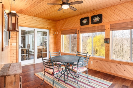 Luxurious Executive Compound for Sale in Southwest Wisconsin - image 25