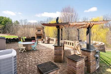 Luxurious Executive Compound for Sale in Southwest Wisconsin - image 38