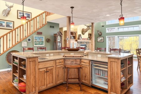 Luxurious Executive Compound for Sale in Southwest Wisconsin - image 9