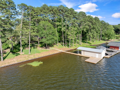 East Texas Lake Home with Waterfront Near Troup & Tyler Smith Co - image 39