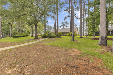East Texas Lake Home with Waterfront Near Troup & Tyler Smith Co - image 37