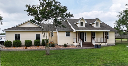 Charming Country Home On 2+- Acres With Pool, Workshop, & More! - image 5