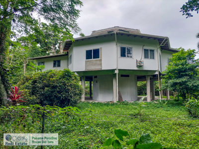 Solid Concrete Home, Bocas del Toro, Panama - image 20
