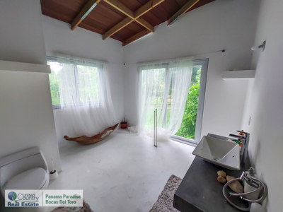 Solid Concrete Home, Bocas del Toro, Panama - image 13