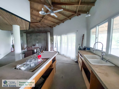 Solid Concrete Home, Bocas del Toro, Panama - image 9