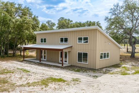 Home For Sale in Bell, FL with Airstrip Access - image 9