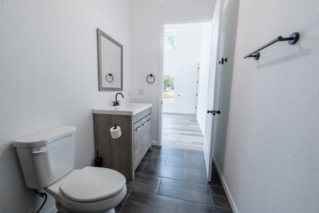 Home For Sale in Bell, FL with Airstrip Access - image 43