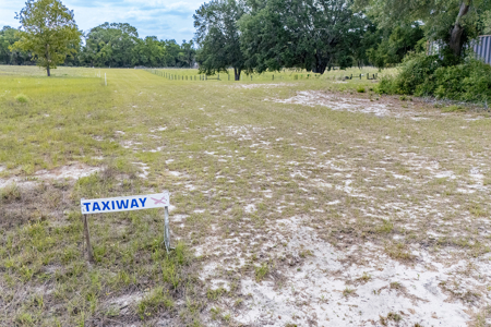 Home For Sale in Bell, FL with Airstrip Access - image 19
