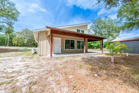 Home For Sale in Bell, FL with Airstrip Access - image 3