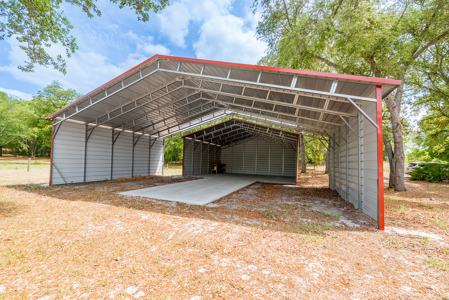 Home For Sale in Bell, FL with Airstrip Access - image 11