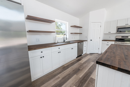 Home For Sale in Bell, FL with Airstrip Access - image 31