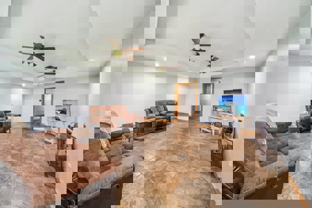 Oklahoma Country Home on 10 Acres - image 11