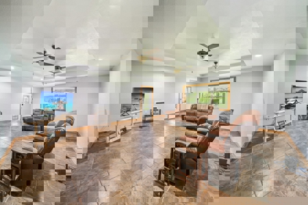 Oklahoma Country Home on 10 Acres - image 9