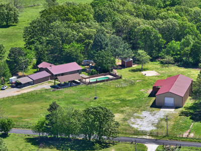 Oklahoma Country Home on 10 Acres - image 1