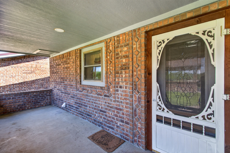Oklahoma Country Home on 10 Acres - image 14