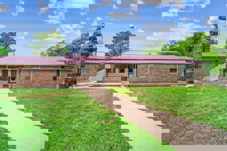 Oklahoma Country Home on 10 Acres - image 1