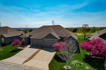 Online Auction - Golf Community Villa in Lenexa, KS - image 3