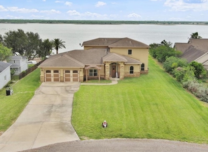 Lakefront sitting on the sandy shores of Lake Corpus Christi, TX - image 1