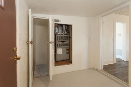 Spacious 4-Bedroom Clinton Home with Storm Shelter | Route 66 - image 12