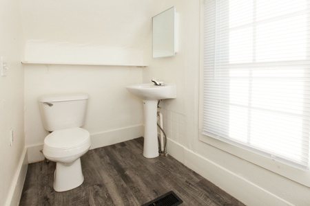 Spacious 4-Bedroom Clinton Home with Storm Shelter | Route 66 - image 20