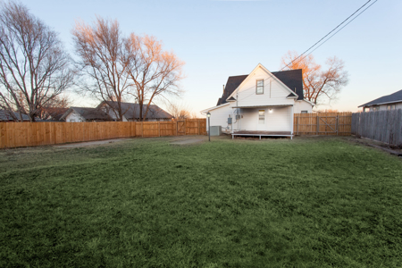 Spacious 4-Bedroom Clinton Home with Storm Shelter | Route 66 - image 35