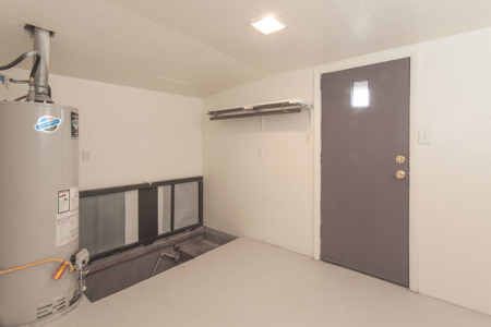 Spacious 4-Bedroom Clinton Home with Storm Shelter | Route 66 - image 9
