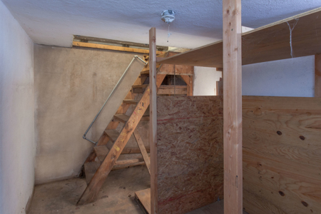 Spacious 4-Bedroom Clinton Home with Storm Shelter | Route 66 - image 11