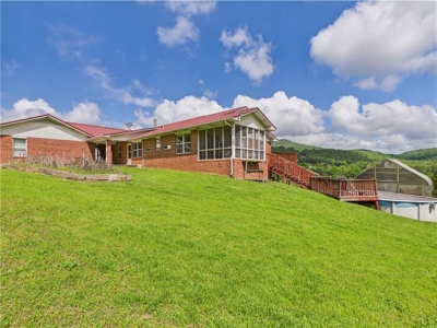 Newton Co 6 Bedroom, 3 Bath Brick Home on 67.75 Acres For Sale - image 1