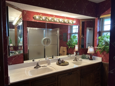 Home for Sale Cordell Oklahoma 4 bedroom 2.5 bath over 2000 sq ft - image 23