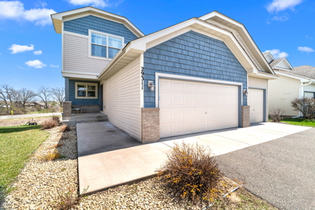 4 Bed/4 Bath home for Sale in Chisago City - image 1