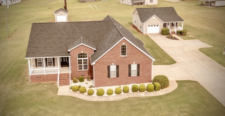 Country Home with Guest Cottage on 3.2 acres - image 1