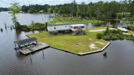 Waterfront Getaway with Views, Boathouse & Ramp Access - image 34