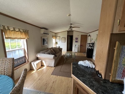 Waterfront Getaway with Views, Boathouse & Ramp Access - image 18