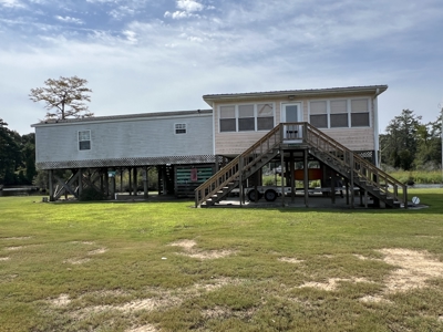 Waterfront Getaway with Views, Boathouse & Ramp Access - image 2