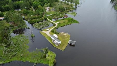 Waterfront Getaway with Views, Boathouse & Ramp Access - image 46