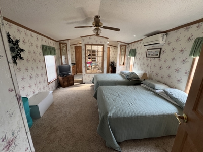 Waterfront Getaway with Views, Boathouse & Ramp Access - image 25