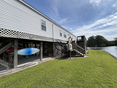 Waterfront Getaway with Views, Boathouse & Ramp Access - image 32