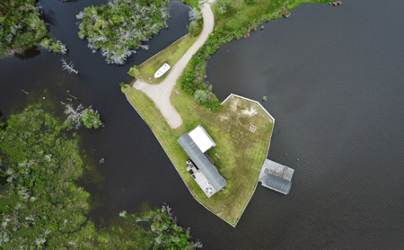 Waterfront Getaway with Views, Boathouse & Ramp Access - image 43