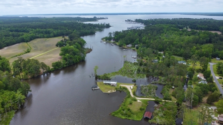 Waterfront Getaway with Views, Boathouse & Ramp Access - image 35