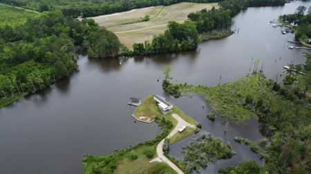 Waterfront Getaway with Views, Boathouse & Ramp Access - image 44
