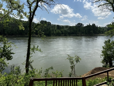 Log Cabin on the White River, located in Mountain View, AR - image 23