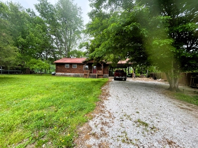 Log Cabin on the White River, located in Mountain View, AR - image 17