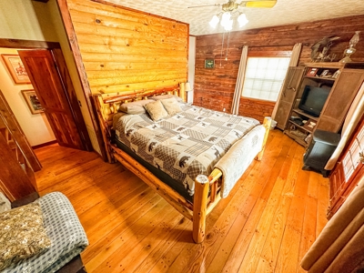 Log Cabin on the White River, located in Mountain View, AR - image 8
