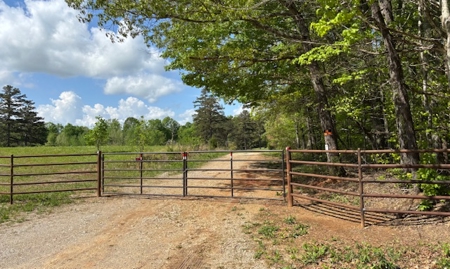 Scenic Retreat Near Dale Hollow Lake – A Rare Opportunity! - image 23