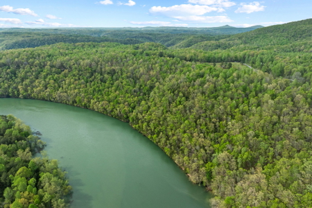Scenic Retreat Near Dale Hollow Lake – A Rare Opportunity! - image 8