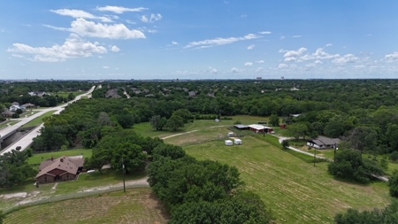 Country Home on 13.25 Acres for Sale in Flower Mound, Texas - image 5