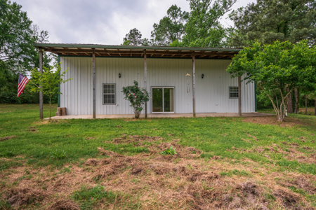 6 Acre East Texas Retreat with Barndo and Pond - image 37