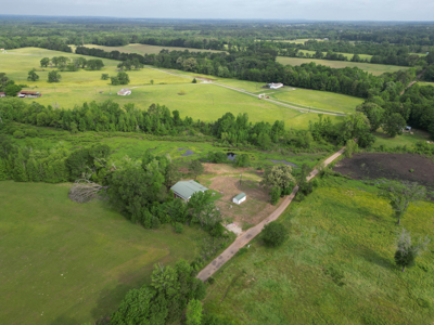 6 Acre East Texas Retreat with Barndo and Pond - image 4